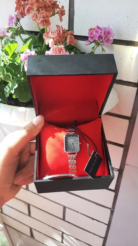 ساعت دنیل ولینگتون فلزی مستطیل اصلی