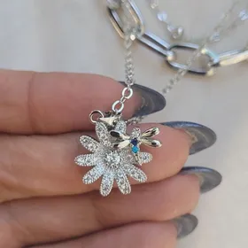 گردنبند سه لاین زنجیری با پلاک شاپرک و گل