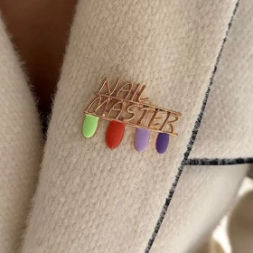 گل سینه ناخن کار nail master