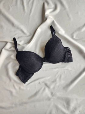 سوتین ابرنازک فنردار NBB کد: 1206