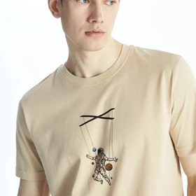 تیشرت آستین کوتاه مردانه ال سی وایکیکی مدل Cotton-SpaceMan
