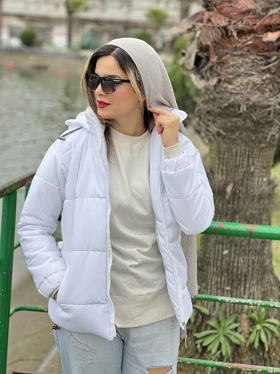 کاپشن زارا کلاهدار