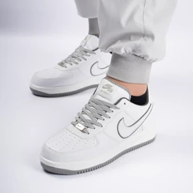 کفش کتانی اسپرت مردانه رنگ سفید طوسی مدل نایک NIKE AIR FORCE