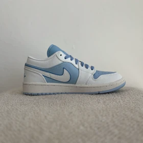 جردن1 سفید-آبی