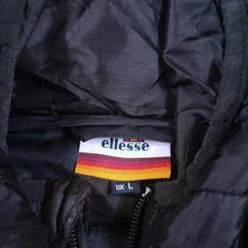 کاپشن لایت اورجینال برند معتبر و مشهور ellesse ایتالیا 🇮🇹