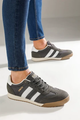 کتانی مردانه kinetix