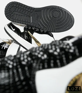 کفش کتانی مردانه و زنانه مشکی سفید طلایی NIKE travis scott مدل 7483