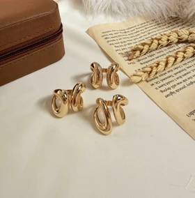 انگشتر مینیمال طرح طلا dream