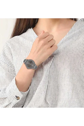 ساعت زنانه lacoste