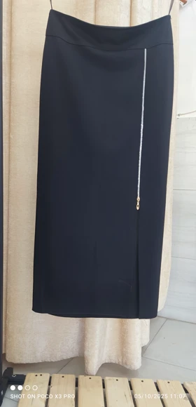 دامن مجلسی زنانه ویسکوز مشکی جلو زیپ‌دار