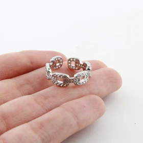 انگشتر زنانه طرح کارتیه نگین‌دار (نقره‌ای)