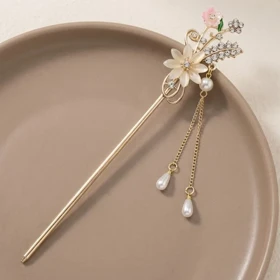 کانزاشی مو زنانه فلزی طرح گل و مروارید با آویز ظریف مدل مریول