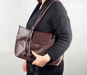 کیف دوشی MOON کد 6600 (قهوه ای گرم)