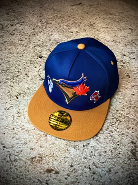 کلاه کپ بک فیت مستر کوالیتی وارداتی FIFTY 59 مدل Toronto Blue Jays _ سرمه ای نقاب قهوه ای