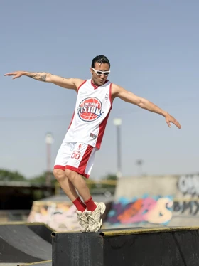 ست رکابی و شلوارک PISTONS بسکتبالی بدنسازی سفید