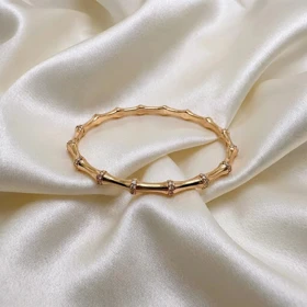 بنگل ژوپینگ مدل «بامبو» (Bamboo) | ساقه‌های طلایی با گره‌های نگین‌دار