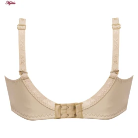 ست شورت و سوتین ساتن کرم زنانه پانیذ مدل وسط توری بدون فنر کد 4648