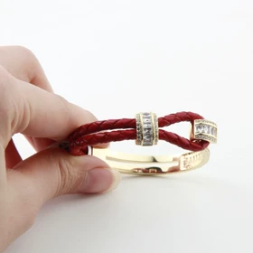 دستبند زنانه طرح بنگل بولگاری (زرشکی)