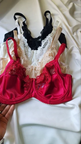 سوتین تک دانتل پرلون فنردار مدل Arantis برند SHANDERMAN کد: 2385