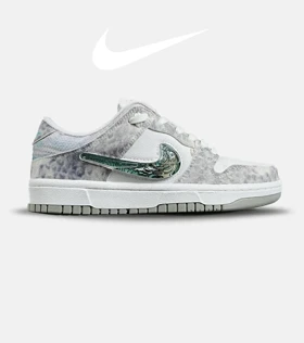کفش کتانی مردانه و زنانه طوسی سفید سبز نایک NIKE dunk low steam puppet مدل 7205
