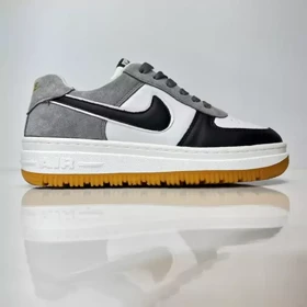 کفش راحتی نایکی مدل جردن سفید مشکی با کفی طبی