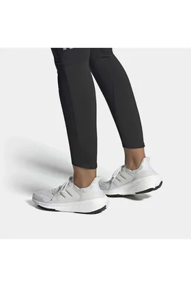 کفش دویدن زنانه سبک Ultraboost GY9352