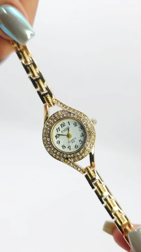 ساعت مچی زنانه مجلسی EHHE نگین‌دار با موتور کوارتز