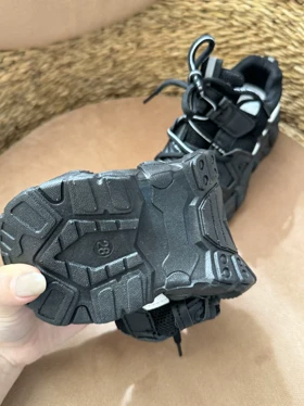 کفش کتانی بندی بچگانه