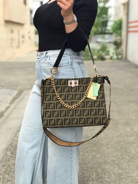 کیف زنانه فندی Fendi پارچه‌ای وارداتی مدل دوشی و دستی