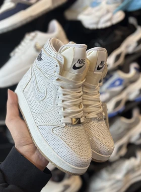 کتانی جردن ساق‌دار نگین‌دار سفید