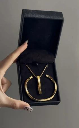 گردنبند و دستبند پیچ