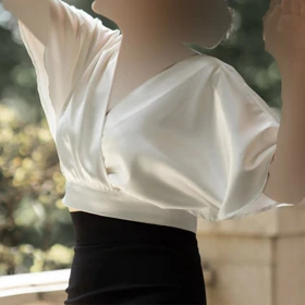 شومیز زنانه یقه چپ و راستی ساتن تیهو (Tihou) سین استایل