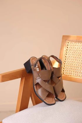 کفش صندل زنانه پاشنه‌دار آندیا