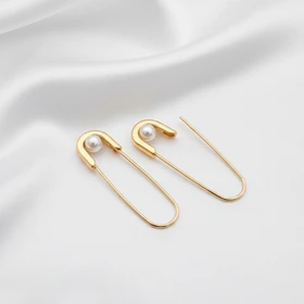 گوشواره ژوپینگ طرح سنجاق قفلی و مروارید