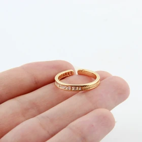 انگشتر زنانه مدل رینگ نگینی (طلایی)