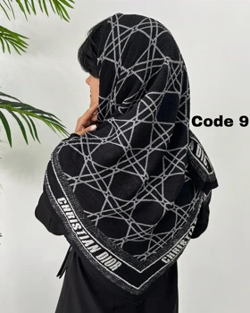 روسری پلیسه مشکی طرحدار وارداتی 4425