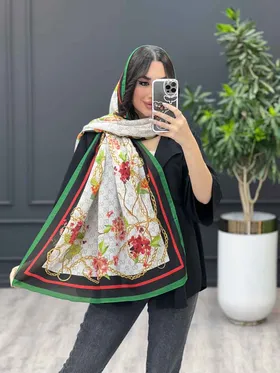 شال گوچی طرح گل‌دار