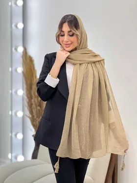 شال پلیسه منگوله‌دار