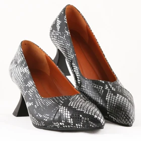 کفش پاشنه‌دار زنانه چرم یلسان مدل روژین کد 618-RTL (مشکی)