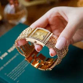 ساعت دستبندی زنانه کاکاچی مکعبی نگینی اورجینال