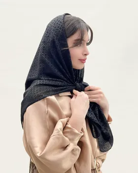 روسری طرح‌دار