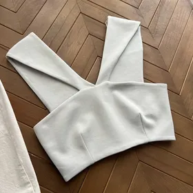 تاپ نیم‌تنه هفتی