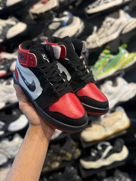 دراگون ساق‌دار قرمز مشکی