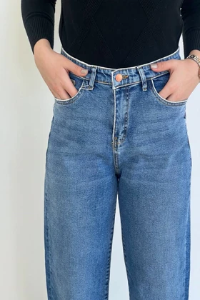 شلوار جین نیم بگ آبی