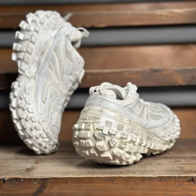 کتانی مردانه بالانسیگا دیفندر