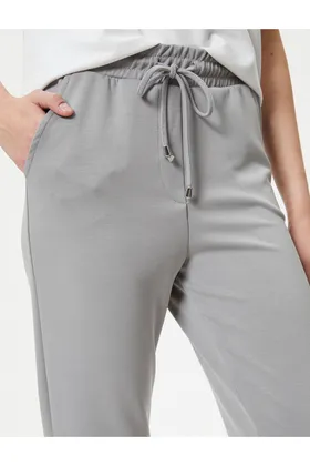 شلوار Jogger با دور کمر توری و ترکیبی جیبی 4SAK40003EK