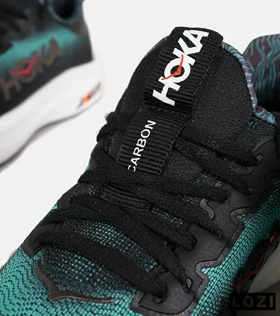 کفش کتانی مشکی سبز HOKA مدل 7396