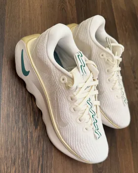 کتانی Nike Motiva