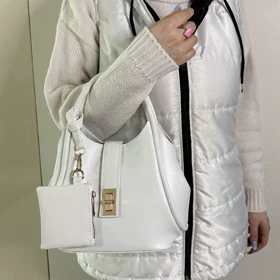 کیف زنانه دستی و دوشی با آویز کیف کوچک کد 2039