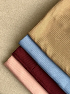 روسری ژاکارد طرح دیور قواره 120